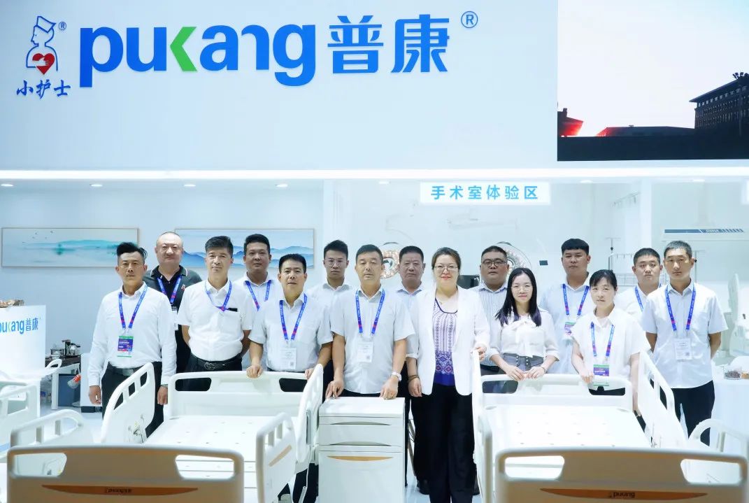 尊龙中国医疗,小护士医疗设备,全国医院建设大会